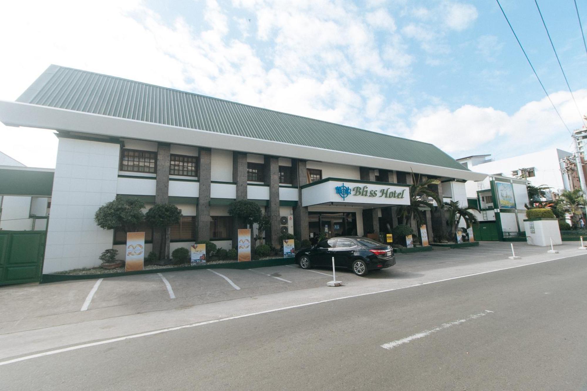 Bliss Hotel Dau Mabalacat 外观 照片