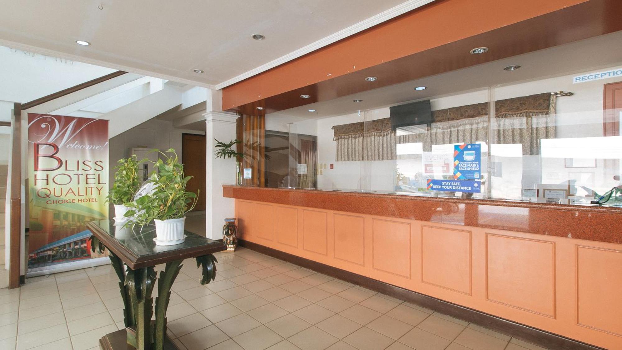 Bliss Hotel Dau Mabalacat 外观 照片