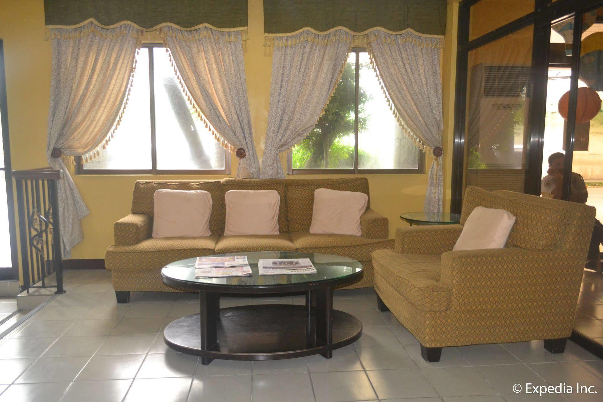 Bliss Hotel Dau Mabalacat 外观 照片