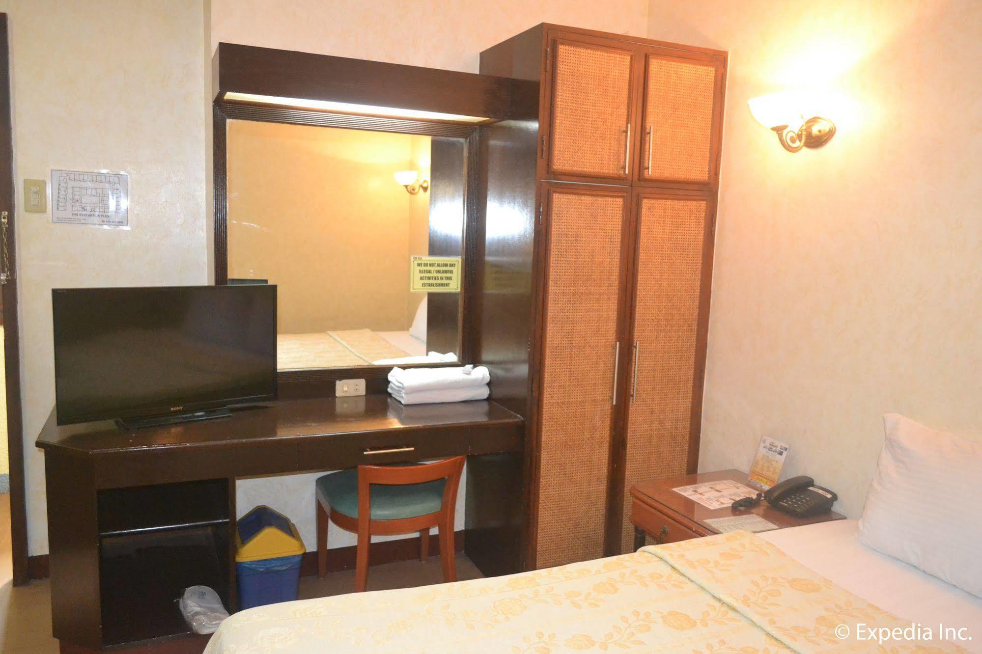 Bliss Hotel Dau Mabalacat 外观 照片