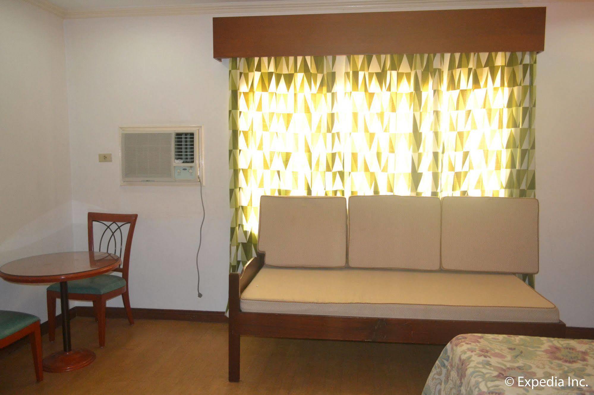 Bliss Hotel Dau Mabalacat 外观 照片
