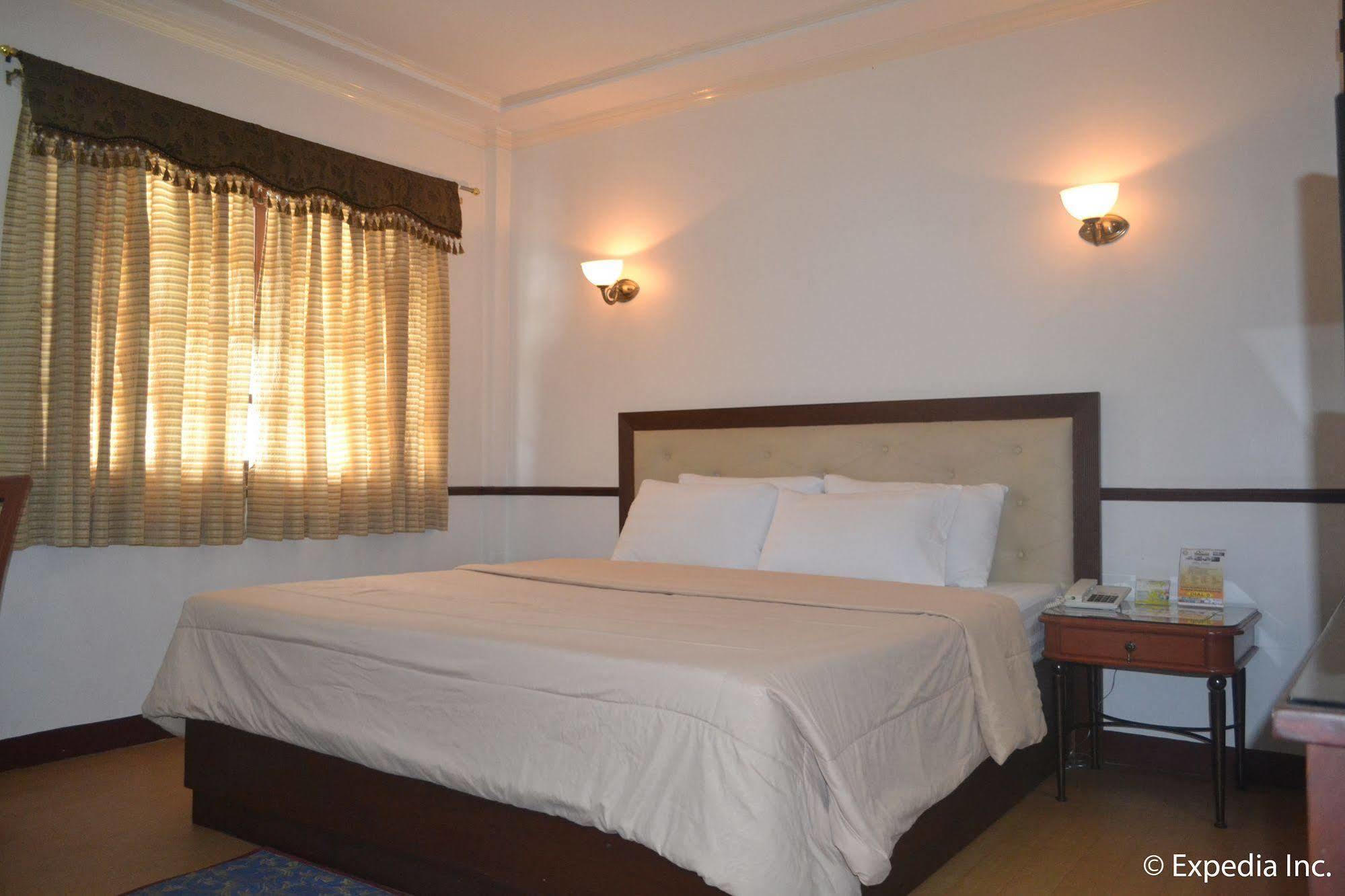 Bliss Hotel Dau Mabalacat 外观 照片
