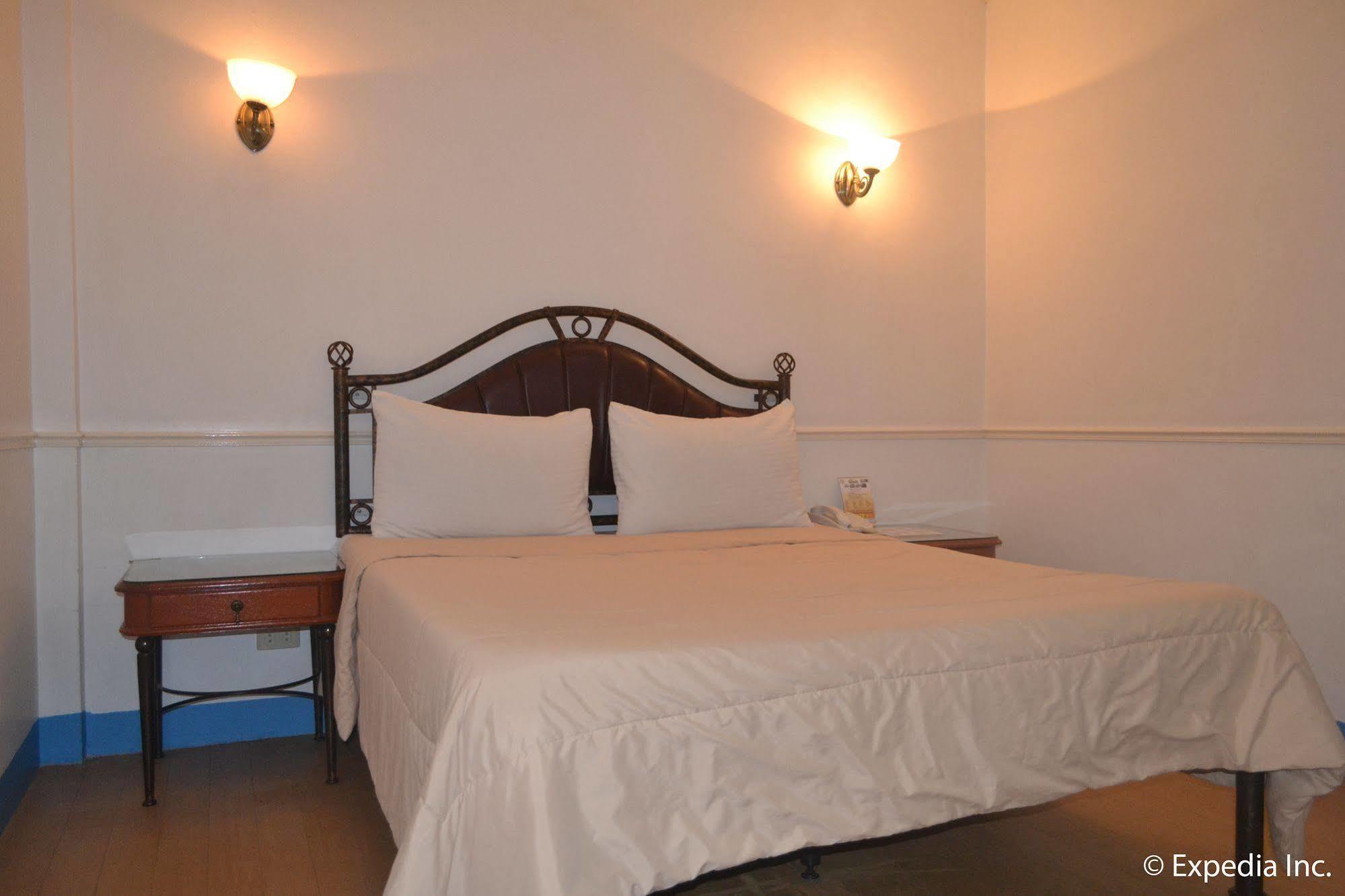 Bliss Hotel Dau Mabalacat 外观 照片