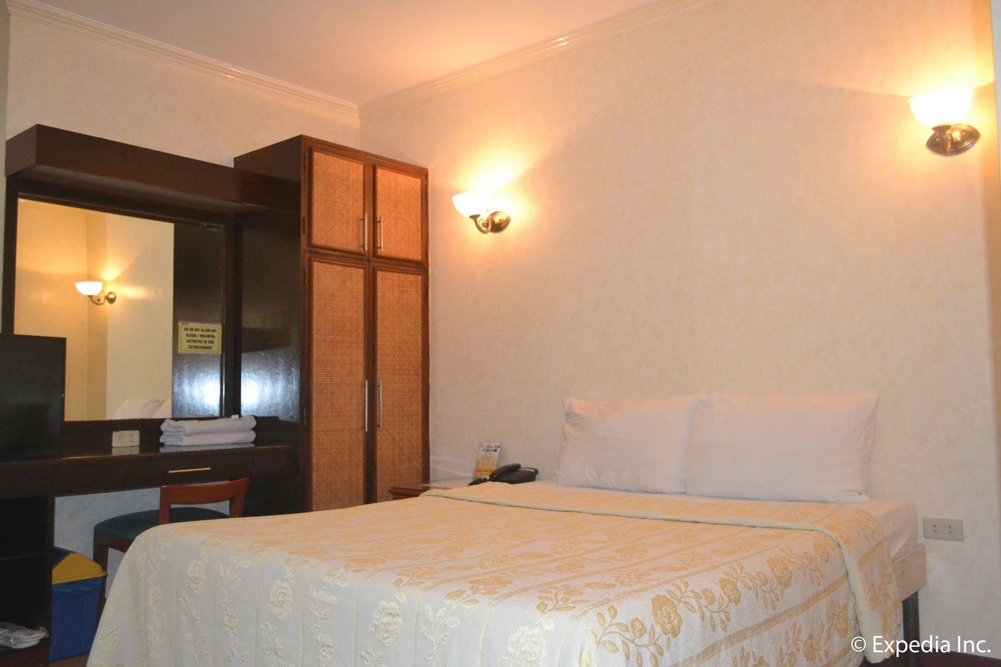 Bliss Hotel Dau Mabalacat 外观 照片