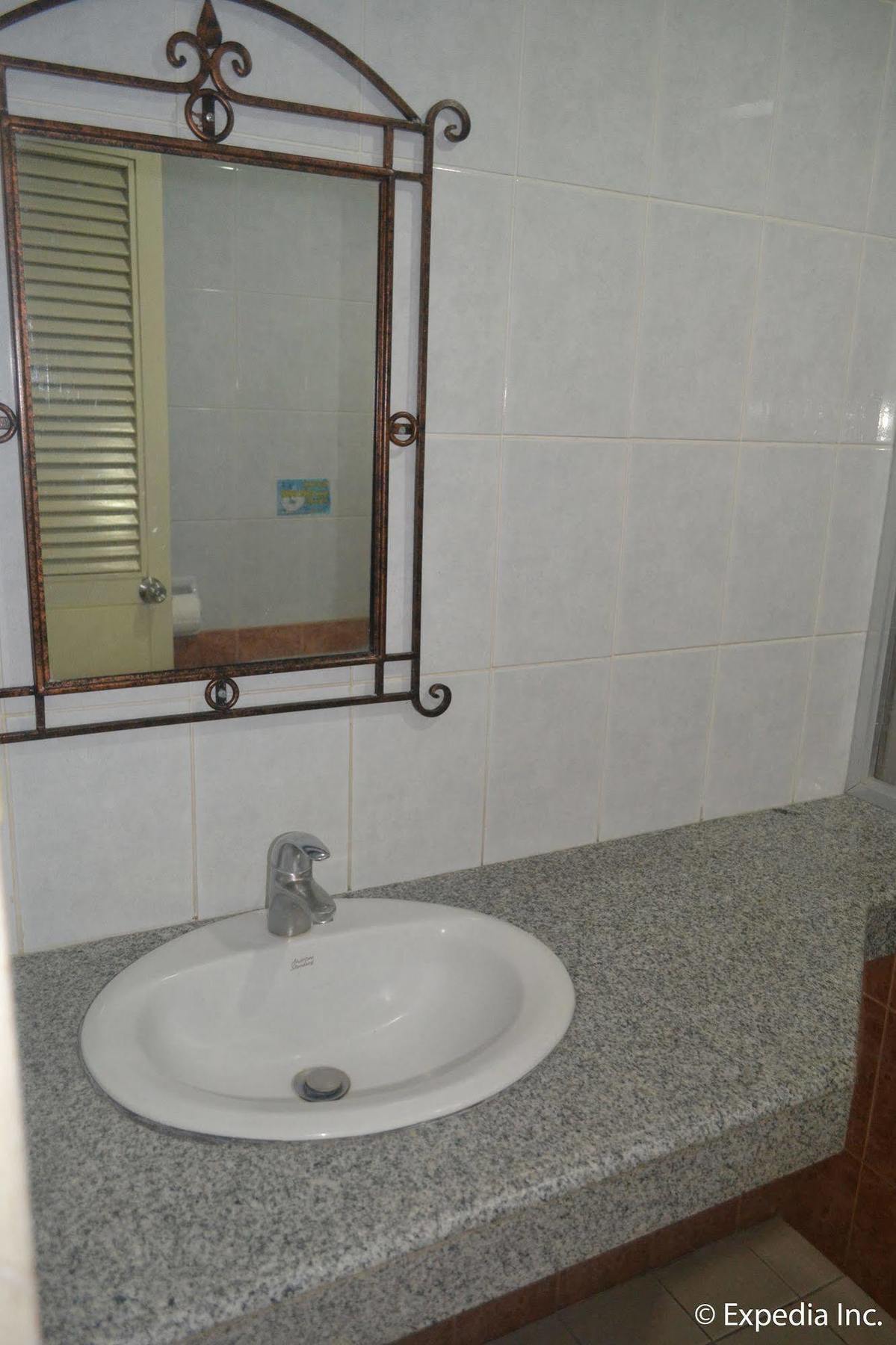 Bliss Hotel Dau Mabalacat 外观 照片