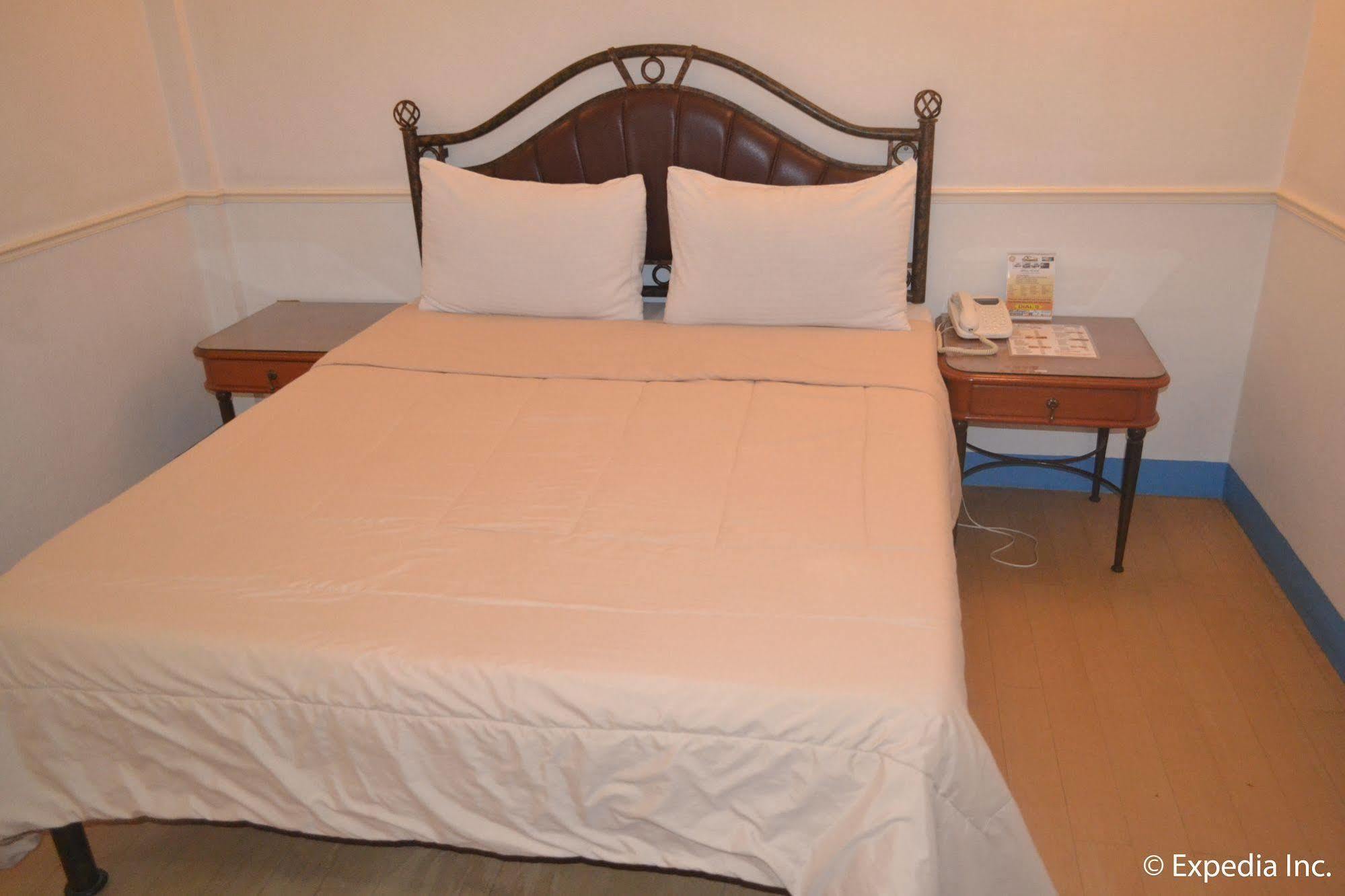 Bliss Hotel Dau Mabalacat 外观 照片